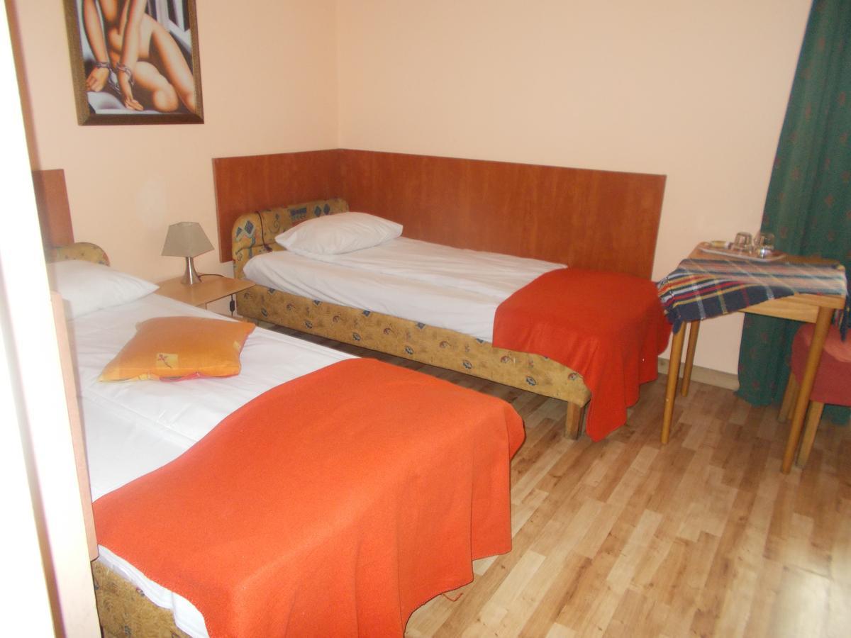 Motel Rezydent วรอตซวาฟ ภายนอก รูปภาพ